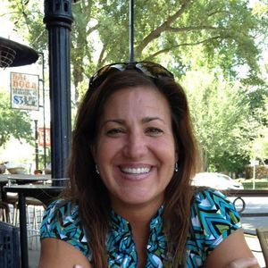 Meet your Posher, Daniela